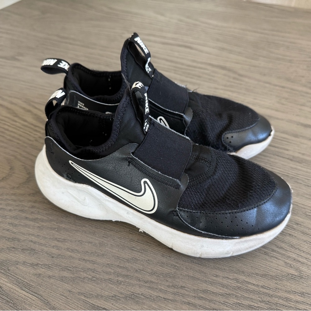 Nike youth shoes